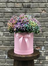 Цветочная композиция из Гипсофила и Розы в шляпной коробке в Динской