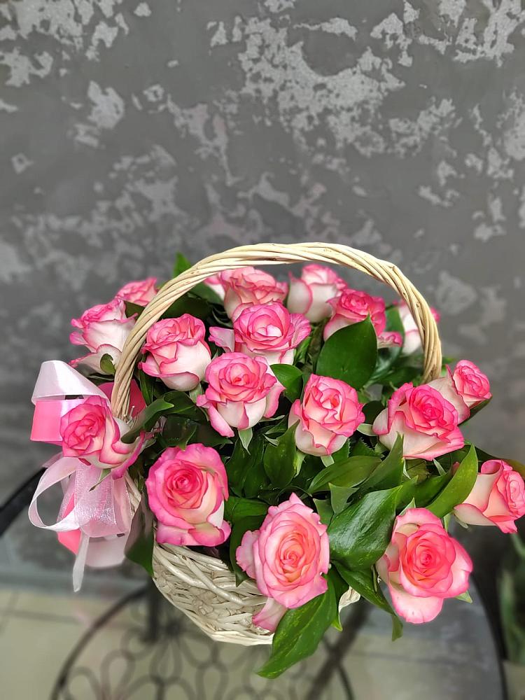 Цветочная композиция из Розы в корзине в Динской