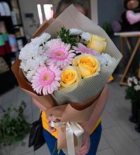 Букет цветов из:  Герберы, Розы и Хризантемы в Динской
