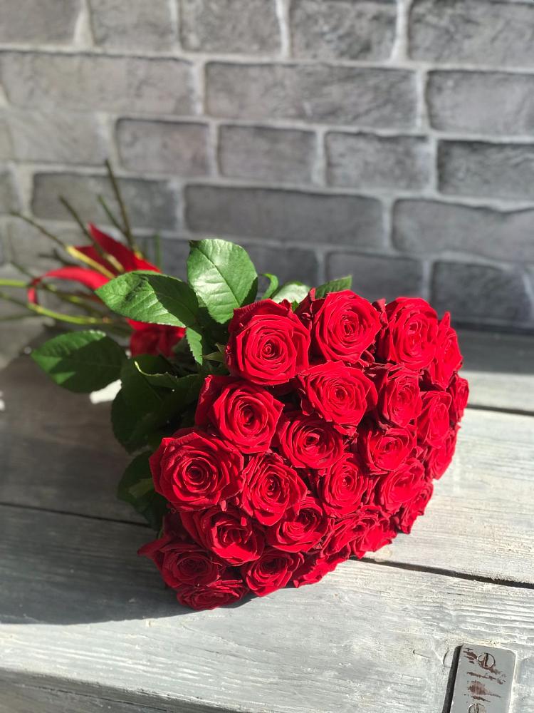Букет Красные розы Фридом в Динской