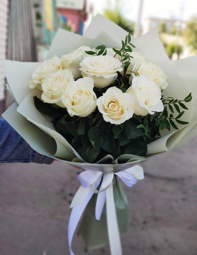 Букет Белые розы Проуд в Динской