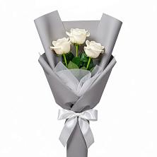 Букет 3 белые розы в Динской