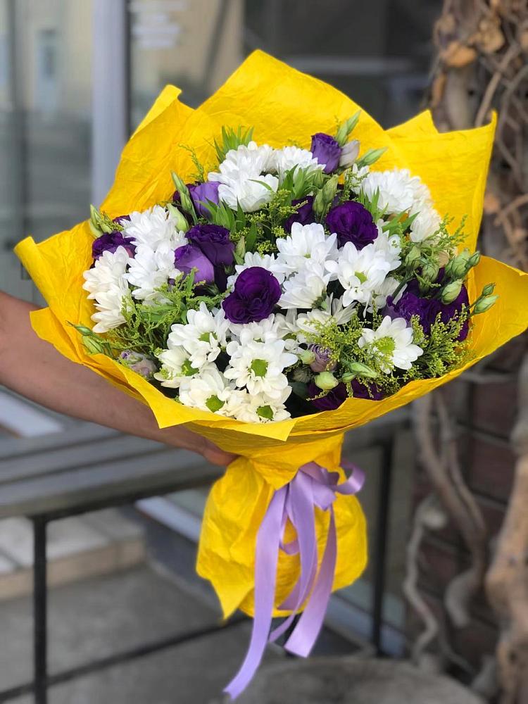 Букет цветов из: Ирисы, Хризантемы и Ромашки в Динской