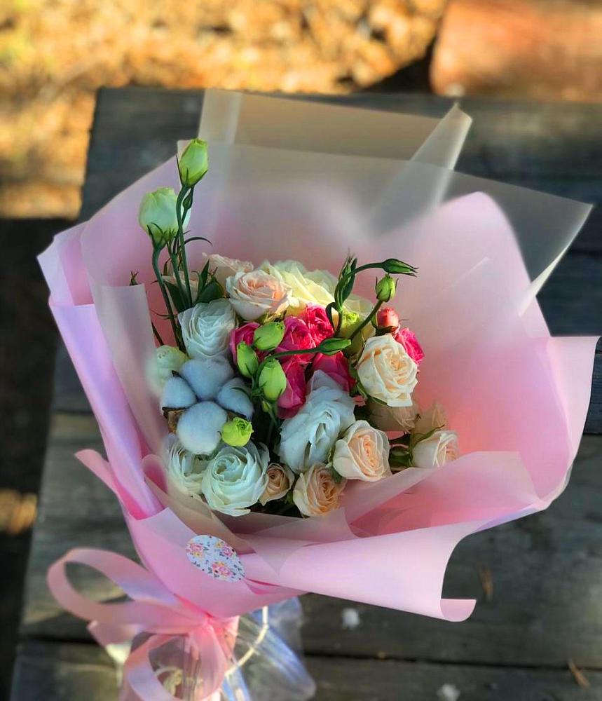 Букет цветов из: Розы и Лизиантусы в Динской