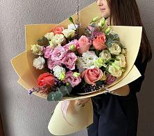 Букет цветов из:  Розы, Лизиантусы и Гвоздики #REPLACE_PRED# Динской