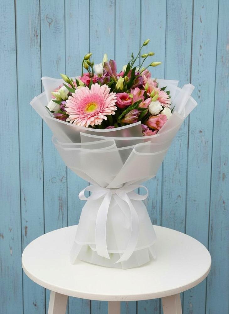 Букет цветов из: Герберы, Альстромерии и Лизиантусы в Динской