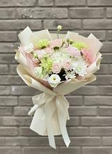 Букет цветов из:  Гвоздики, Розы, Лизиантусы и Хризантемы в Динской