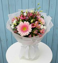 Букет цветов из:  Герберы, Альстромерии и Лизиантусы #REPLACE_PRED# Динской