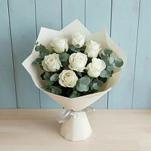 Букет Белые розы в Эвкалипте в Динской
