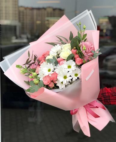 Букет цветов из: Розы, Лизиантусы и Хризантемы в Динской