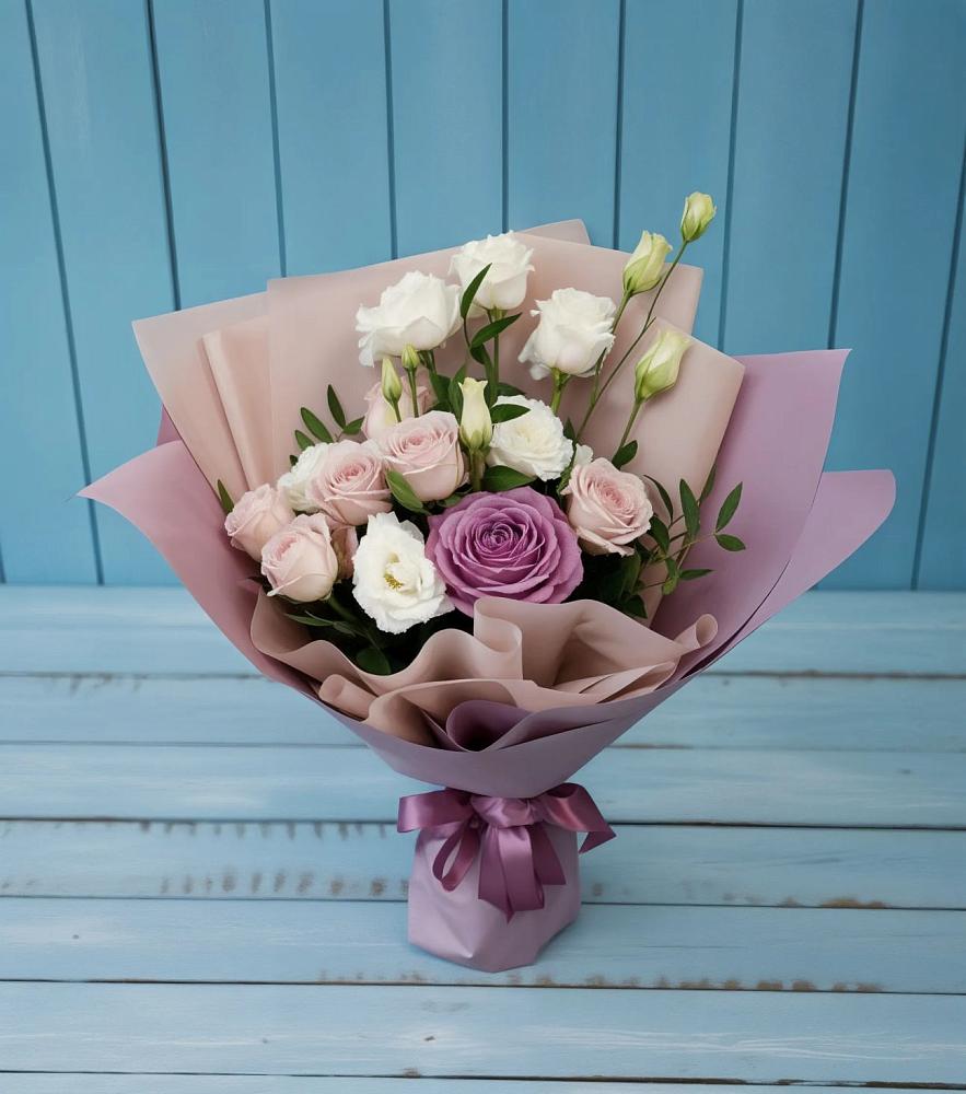 Букет цветов из: Розы и Лизиантусы в Динской